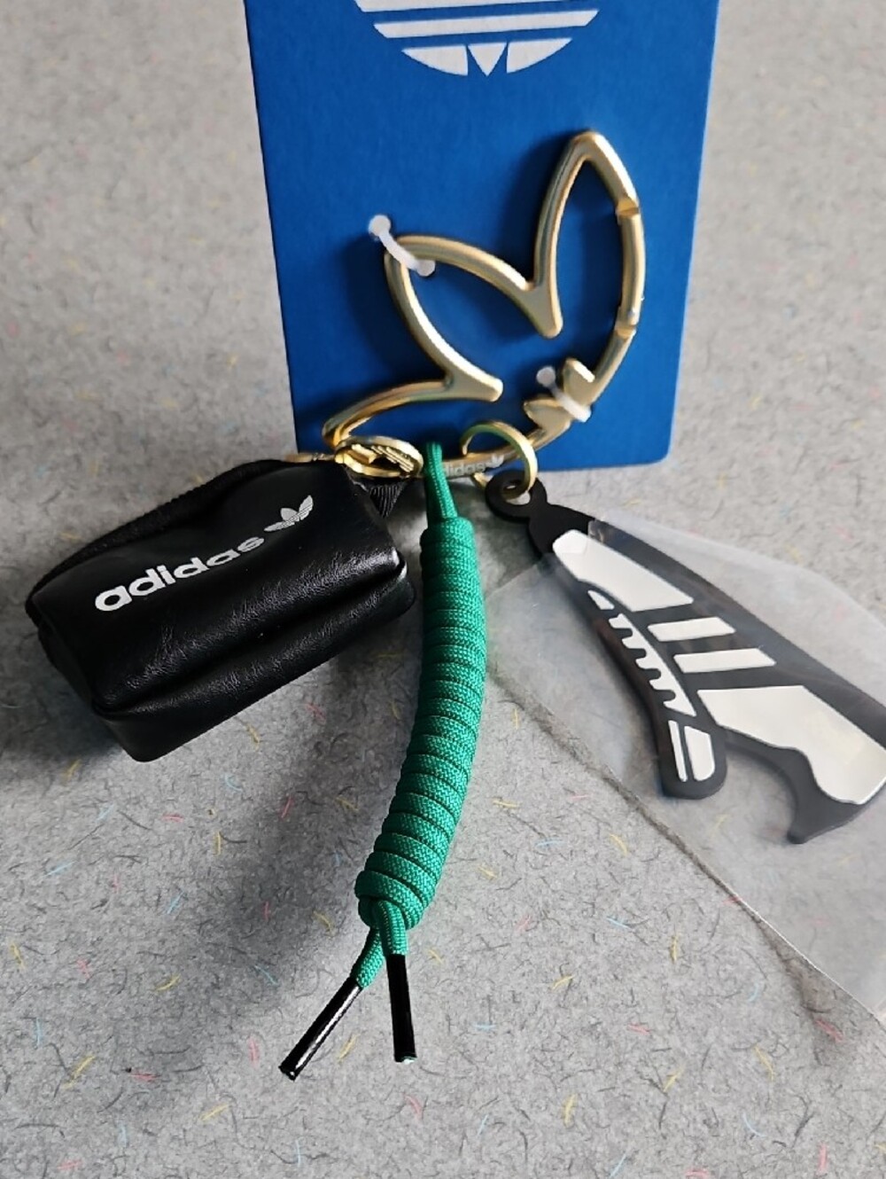 ADIDAS KEY CHAIN - Picture 9 of 12